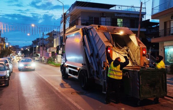 Δήμος Κορδελιού – Ευόσμου: Τακτικότερο πλύσιμο δρόμων, πλατειών και κάδων απορριμμάτων για περισσότερη καθαριότητα