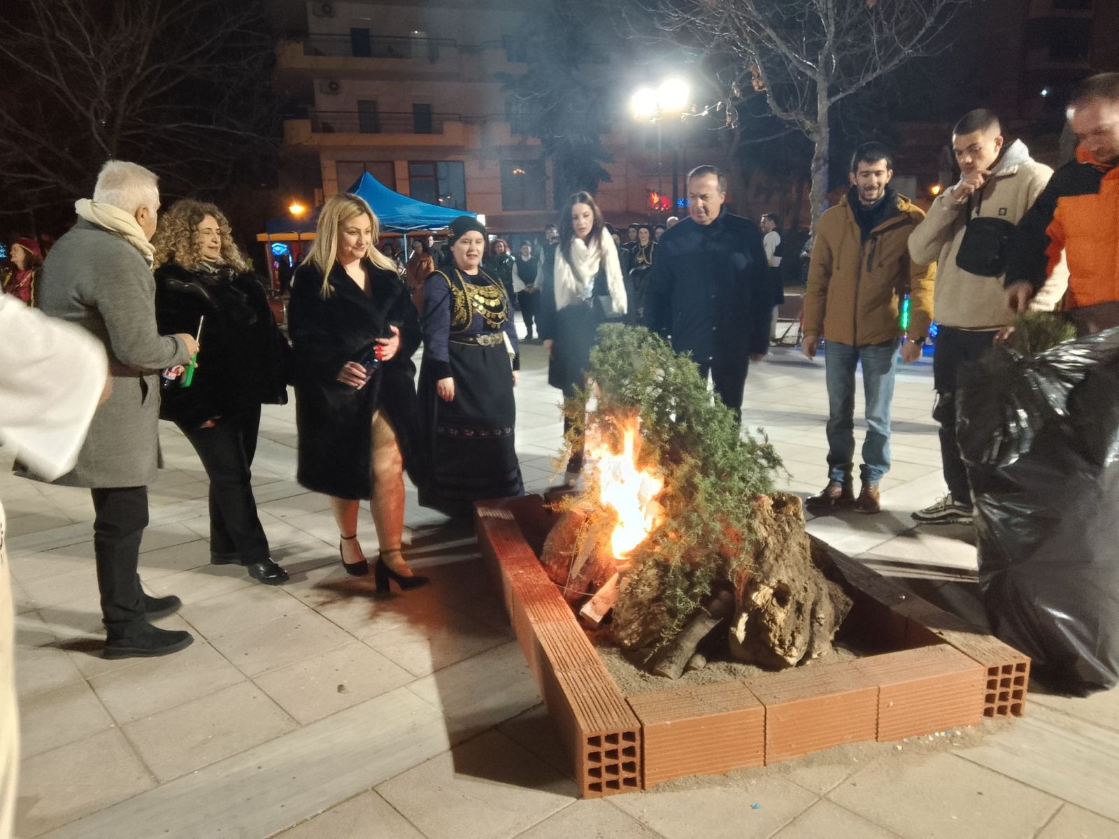 Αναβίωση του παραδοσιακού εθίμου «Καψαλιές» και ένα μεγάλο παιδικό αποκριάτικο πάρτι